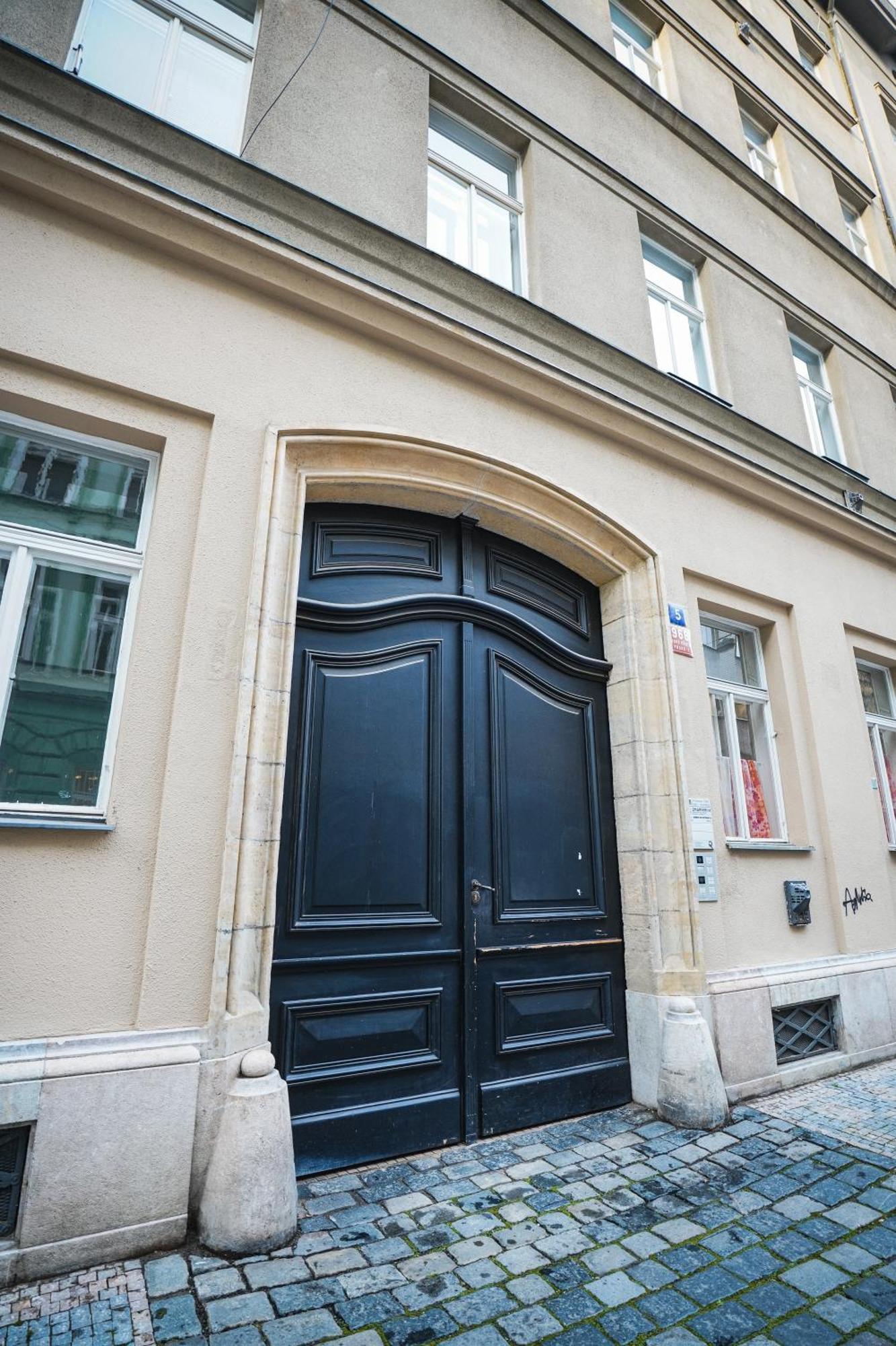 Elegant & Stylish Center Apartments! プラハ エクステリア 写真