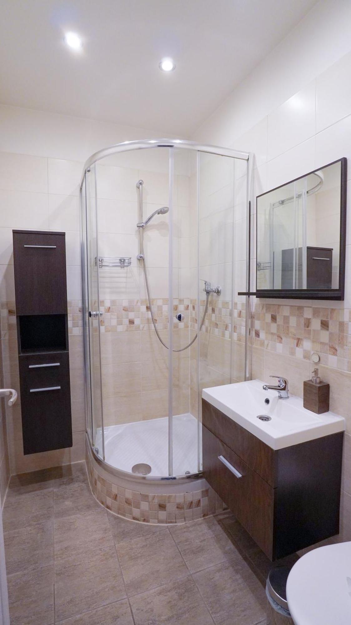 Elegant & Stylish Center Apartments! プラハ エクステリア 写真