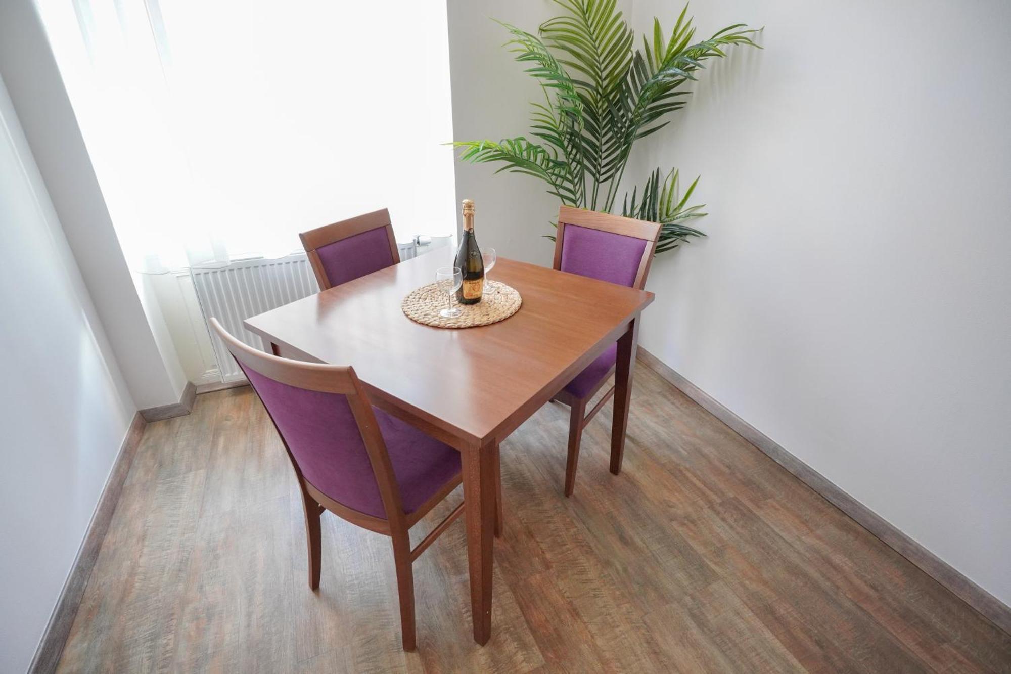 Elegant & Stylish Center Apartments! プラハ エクステリア 写真