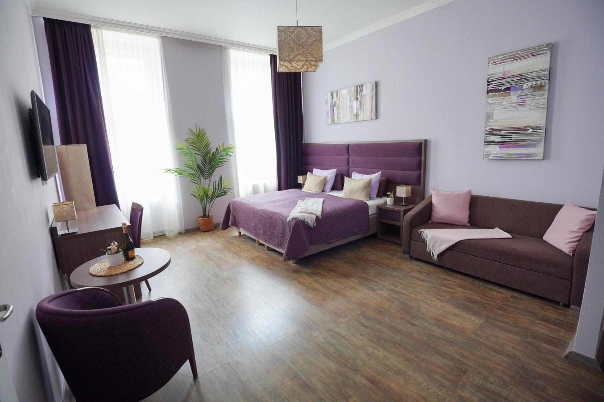 Elegant & Stylish Center Apartments! プラハ エクステリア 写真