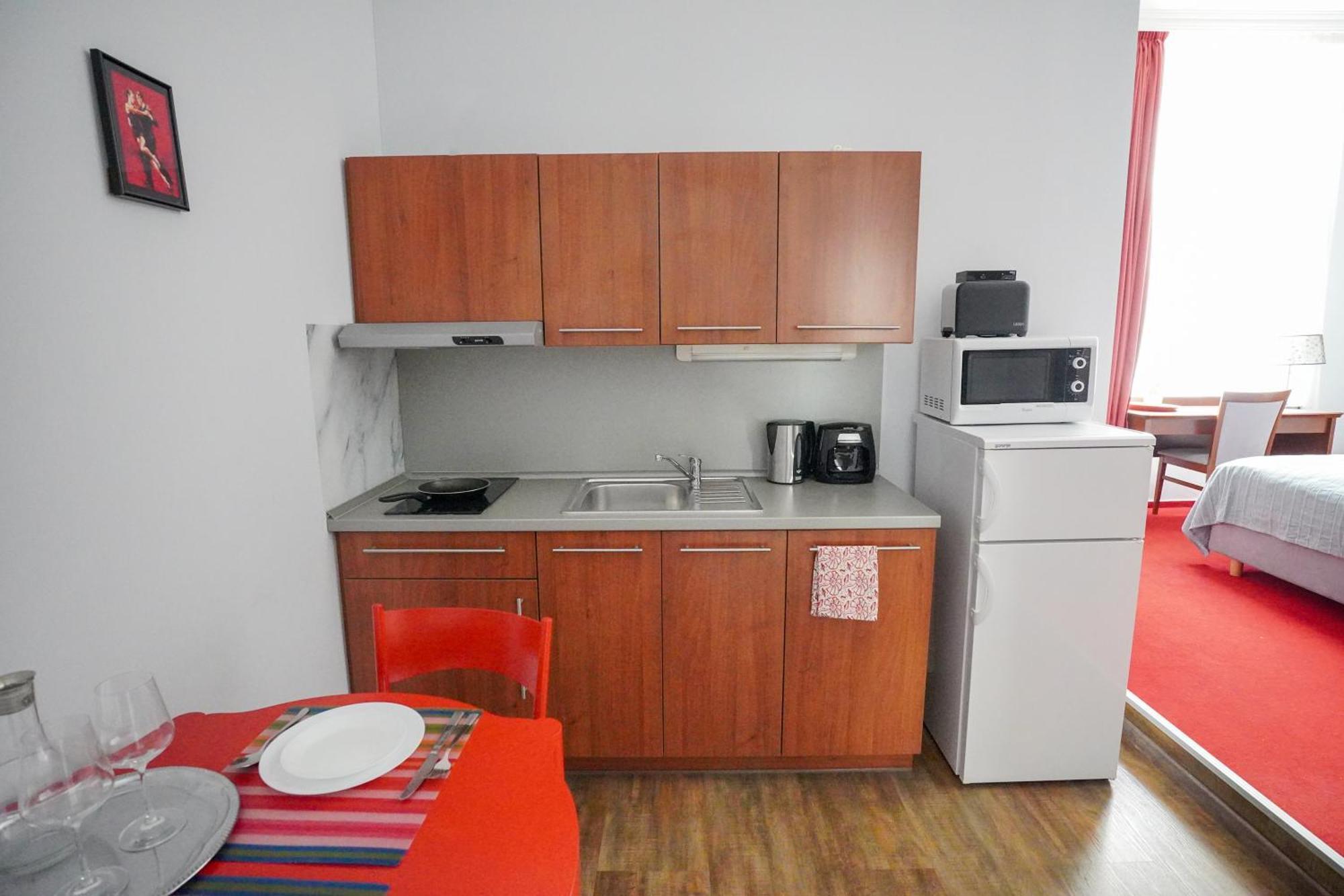 Elegant & Stylish Center Apartments! プラハ エクステリア 写真
